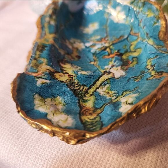 DECOUPAGE JAPANESE STYLE OYSTER SHELL - Picture 2 of 8